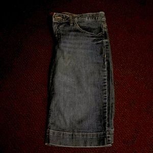 Tommy Hilfiger. Size 9. Bermuda Jean shorts.